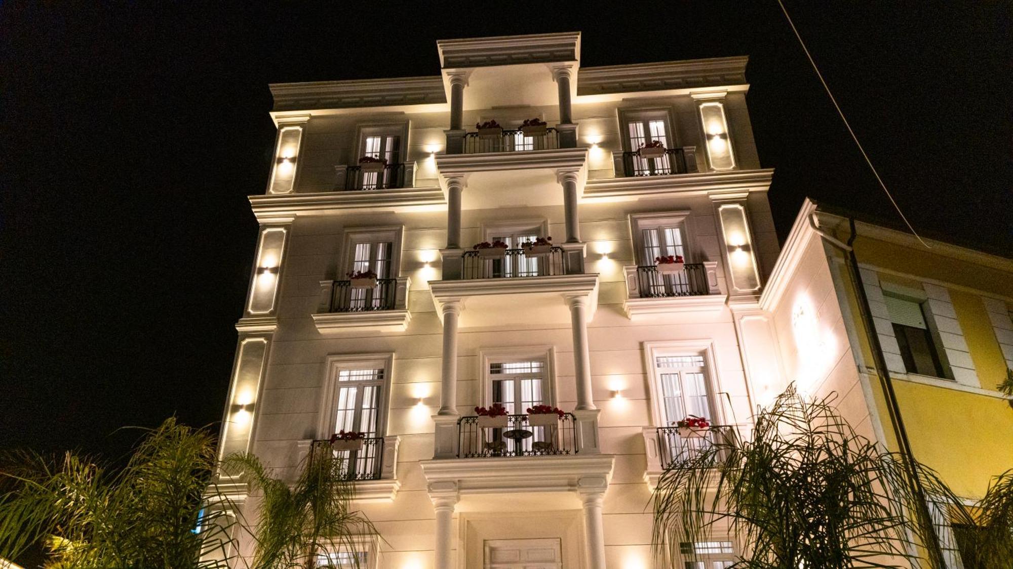 Art Gallery Boutique Hotel Durrës Exterior foto